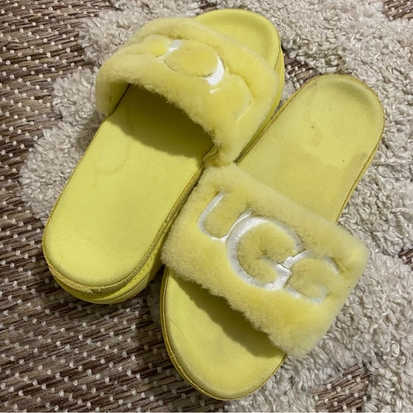 Ugg Bright Yellow Fuzzy Platform Slide Sandals size 6 - Picture 7 of 7